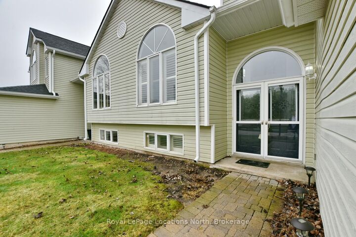 Property Photo:  61 Barker Boulevard  ON L9Y 4W4 