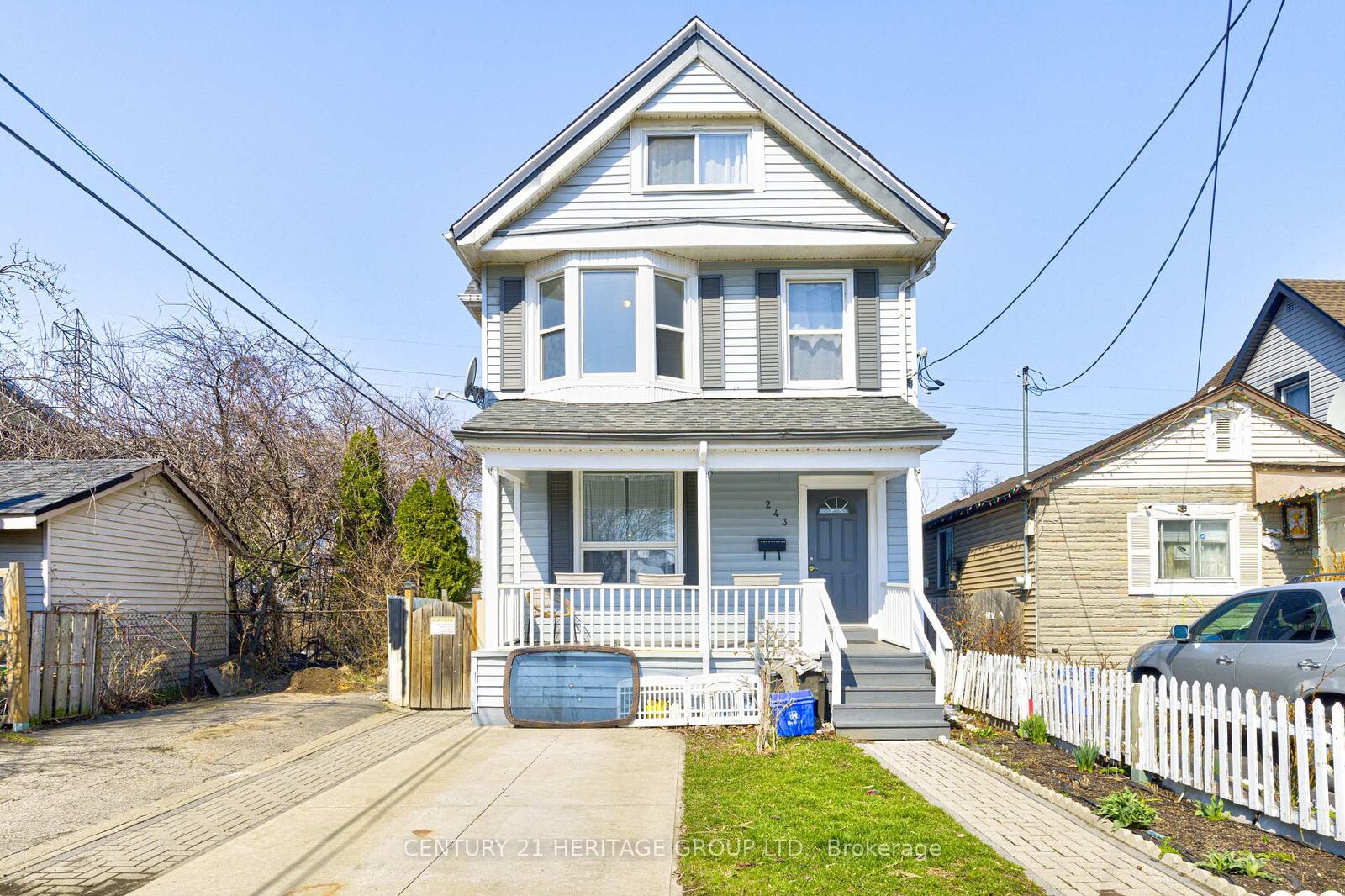 Property Photo: 243 Gibson Avenue ON L8L 6K3