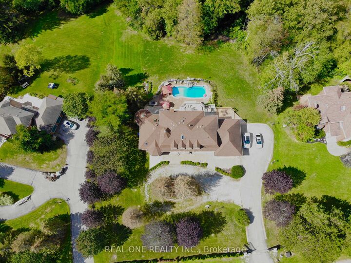 12 Jarvis Avenue — photo 1