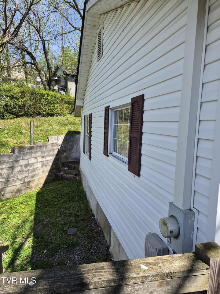 Property Photo:  237 Midland Circle  VA 24201 