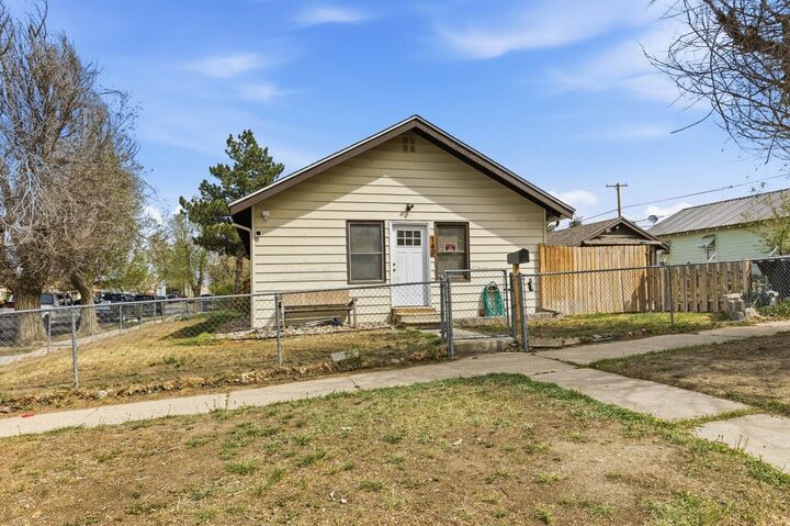 Property Photo:  740 W 10th  WY 82601 