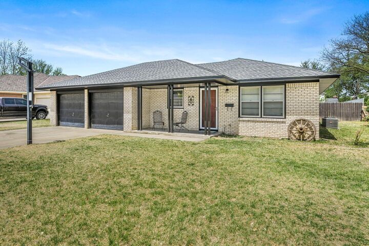 Property Photo:  2513 10th Avenue  TX 79015-5403 