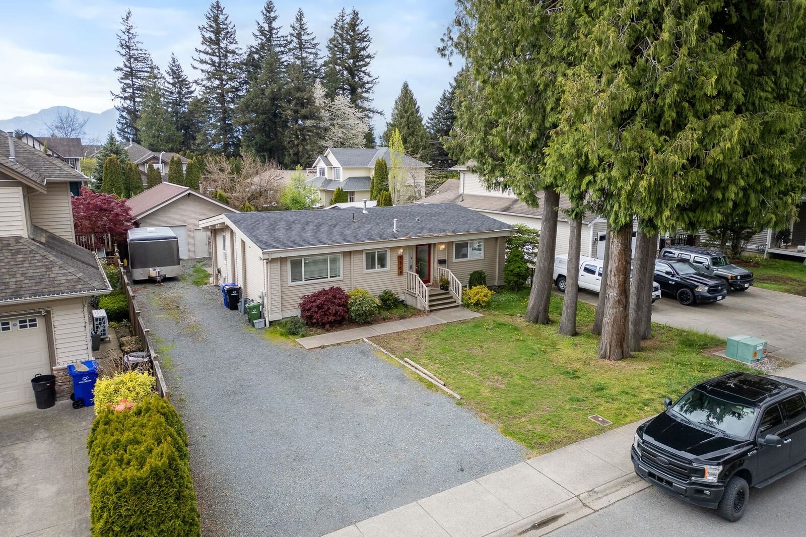 Property Photo: 5565 Peach Road BC V2R 5L9