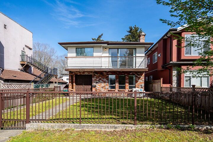 4332 Victoria Drive — photo 1