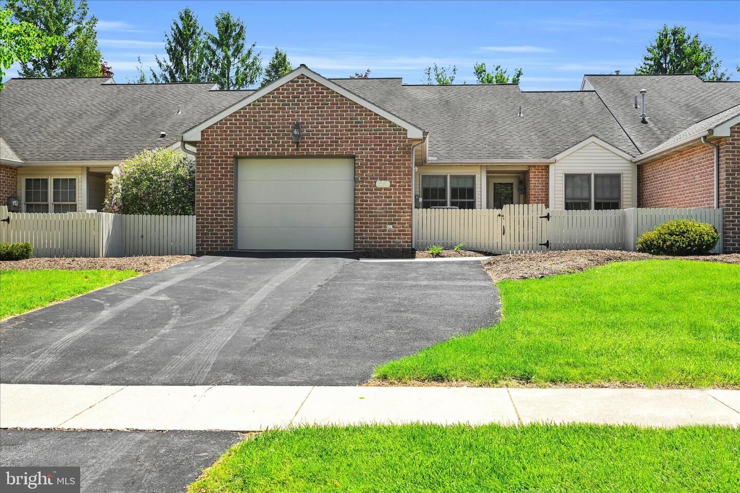 Property Photo:  46 Leearden Road  PA 17033 
