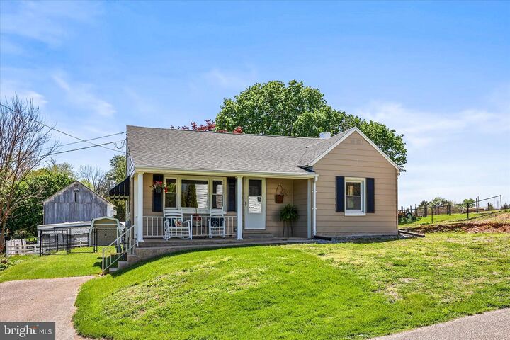 Property Photo:  124 S Main Street  PA 17360 