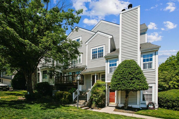 Property Photo:  403 Fortress Way 403  VA 22125 
