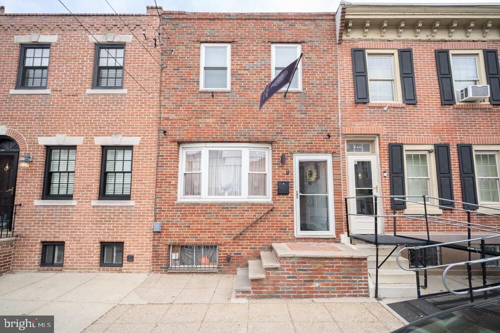 Property Photo:  237 Mifflin Street  PA 19148 