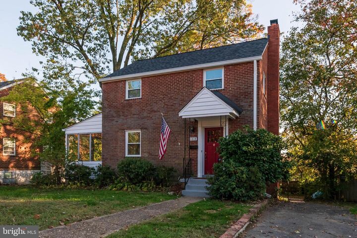 Property Photo:  4814 Arlington Boulevard  VA 22204 