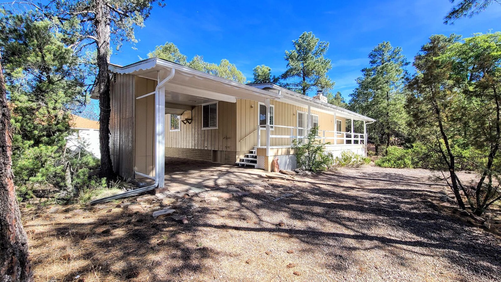 Property Photo:  302 E Zurich Drive  AZ 85541 