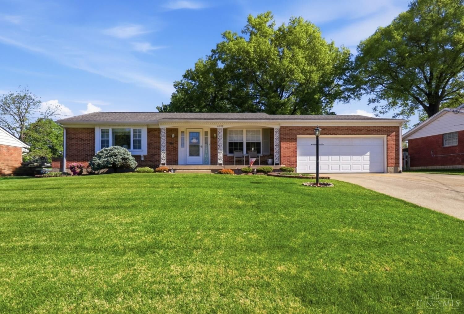 Property Photo:  6208 Kingoak Drive  OH 45248 