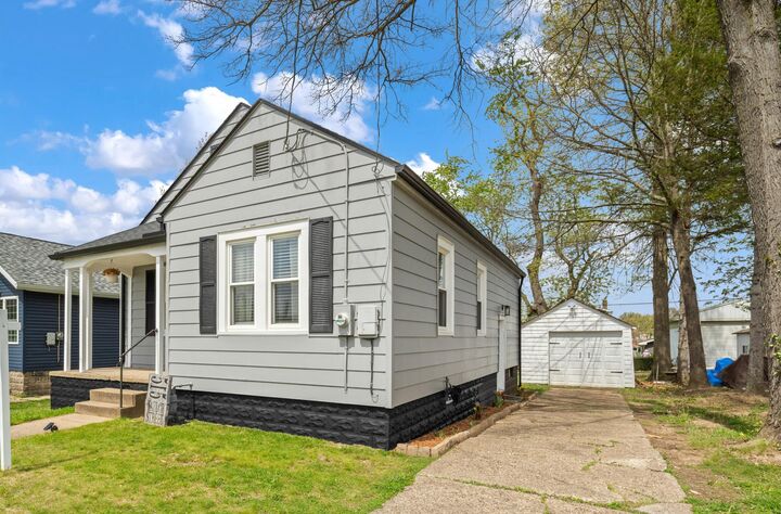 Property Photo: 515 Taylor Street OH 43701