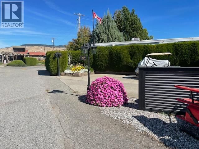 Property Photo:  415 Commonwealth Road 34  BC V4V 1P4 