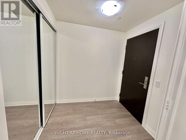 Property Photo: 9000 Jane Street 2115 ON L4K 0M6