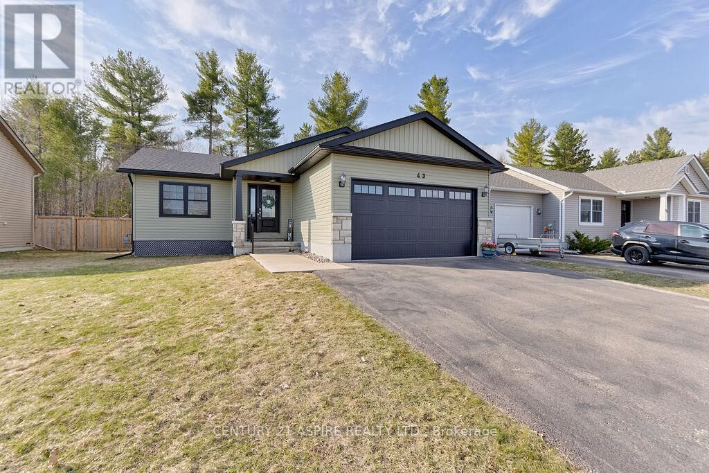 Property Photo:  43 Dustin Drive  ON K8H 0G3 