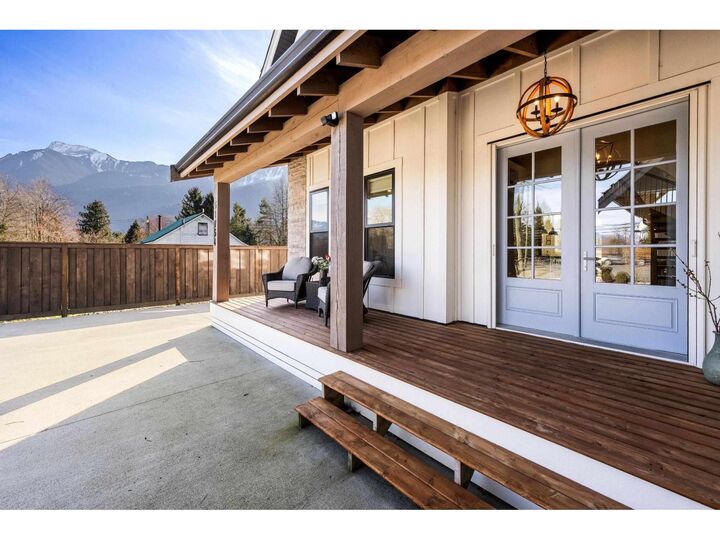 Photo de la propriété:  51754 Yale Road  BC V0X 1X1 