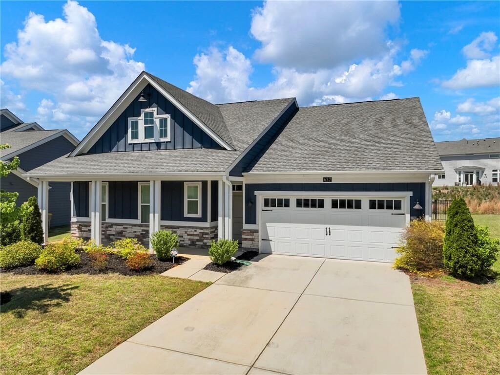 Property Photo:  627 Michigan Circle  GA 30548 