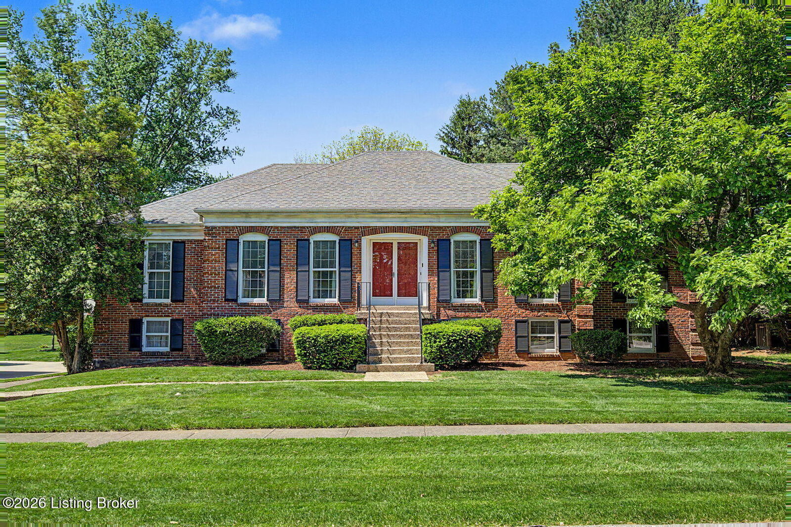 Property Photo: 3217 Broeck Pointe Cir KY 40241