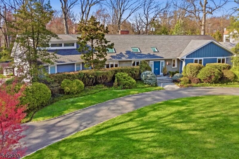 Property Photo:  605 Mountain Dr  NJ 07079 