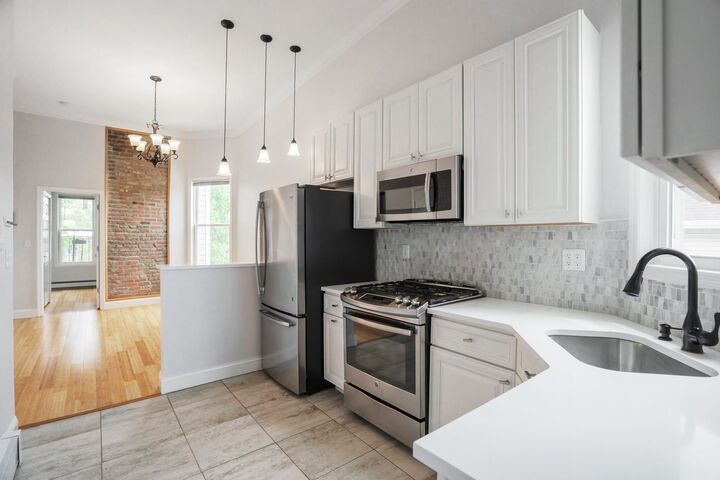 Property Photo:  132 Lincoln St 6right  NJ 07307 