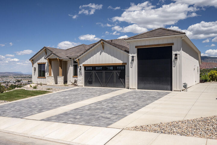 Property Photo:  169 S Temple Cove Dr  UT 84720 