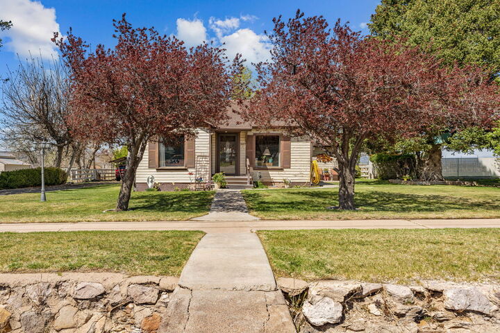 Property Photo: 147 E Main St UT 84772