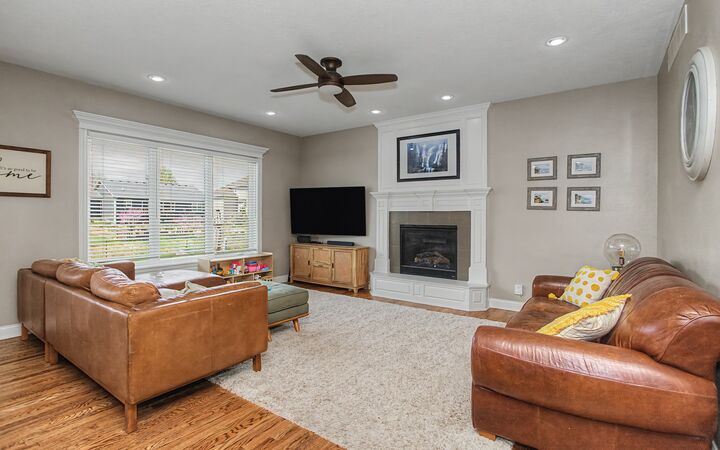 Property Photo:  3121 Cedar Lane  IA 50014 