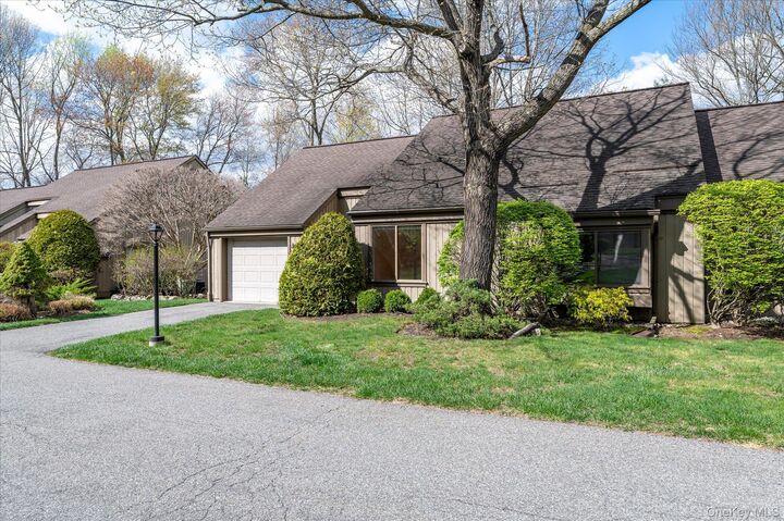 Property Photo:  371 Heritage Hills A  NY 10589 