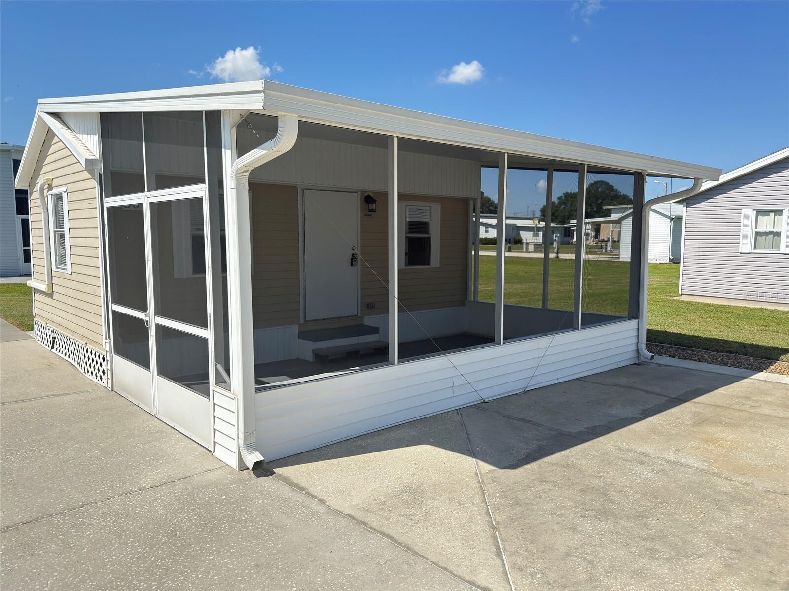 Property Photo:  5073 Shore Line Drive  FL 33868 