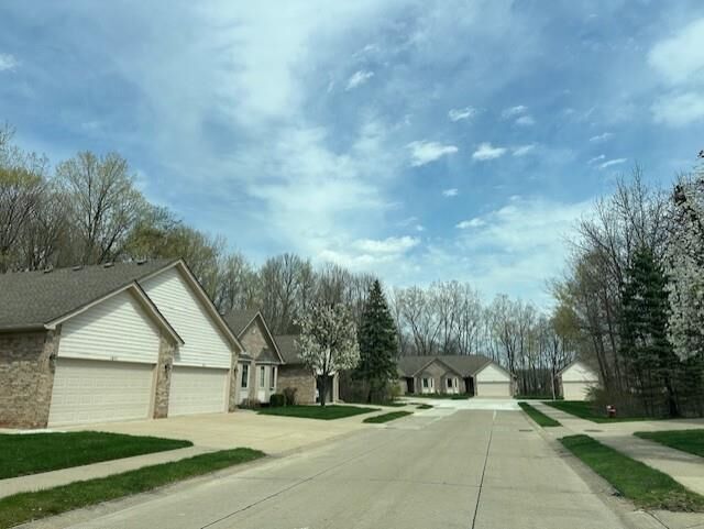 Property Photo:  13871 Elmbrook Drive  MI 48315 