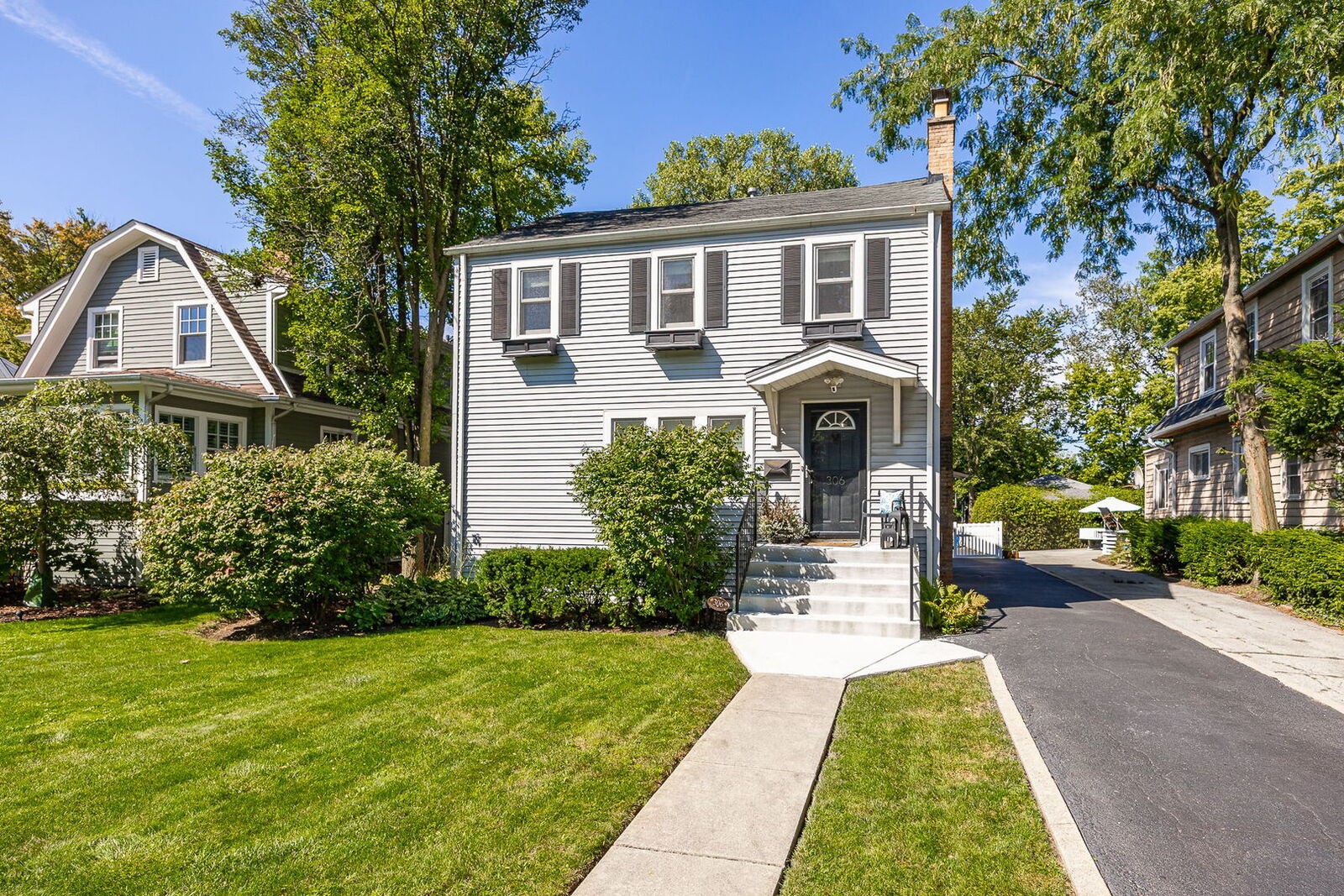 Property Photo:  306 Northwood Road  IL 60546 