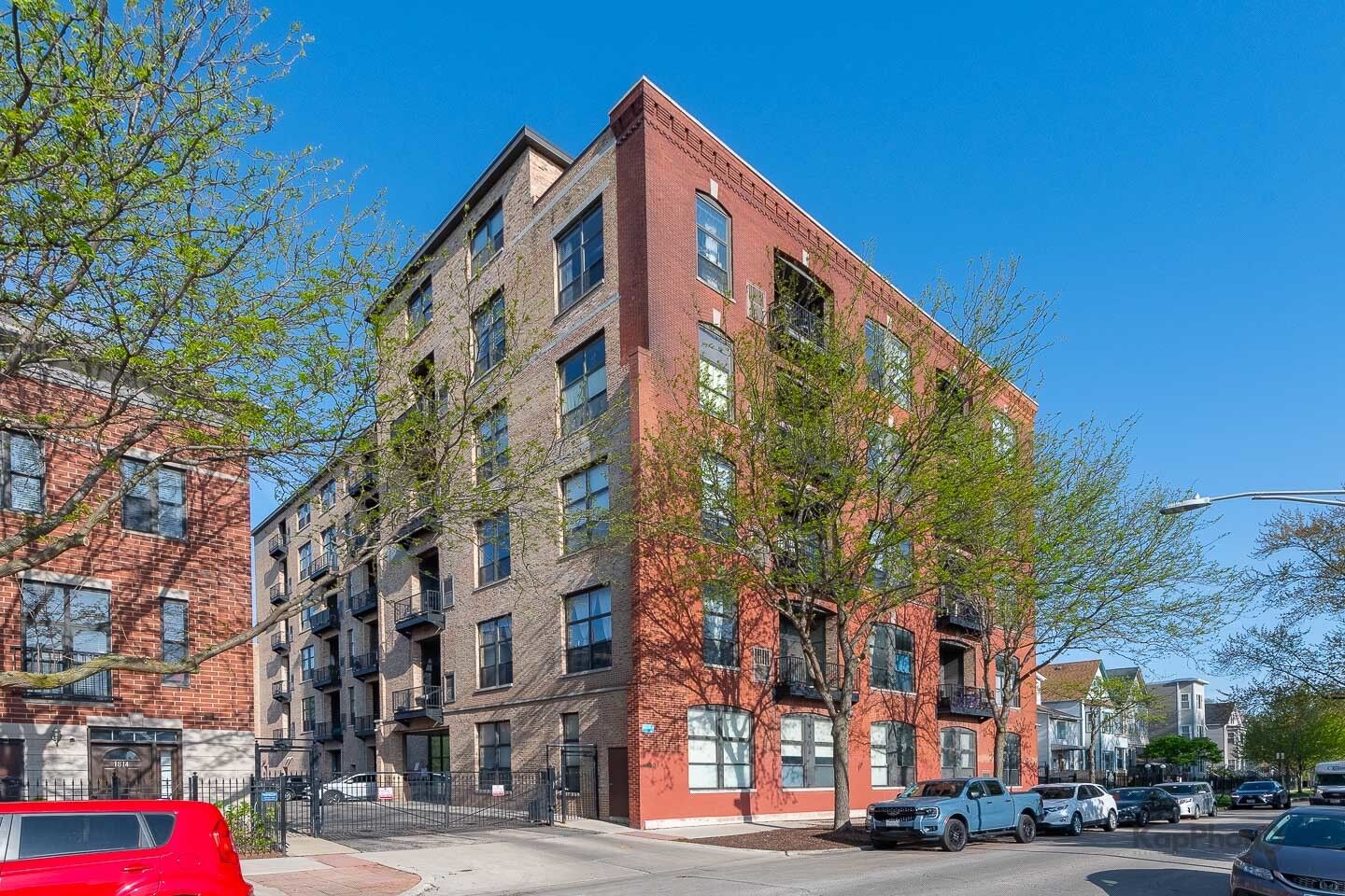Property Photo:  1820 N Spaulding Avenue 410  IL 60647 