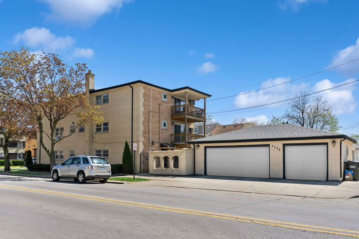 Property Photo:  2746 N 75th Court  IL 60707 
