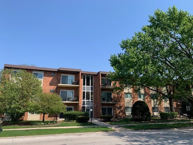 Property Photo:  9721 S Keeler Avenue 102  IL 60453 