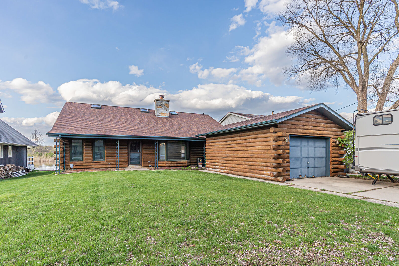 Property Photo:  535 Kingston Boulevard  IL 60050 