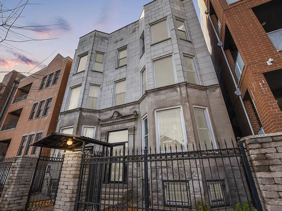 Property Photo:  2114 N California Avenue N 2  IL 60647 