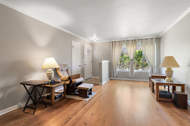 Property Photo:  3 S School Street  IL 60056 