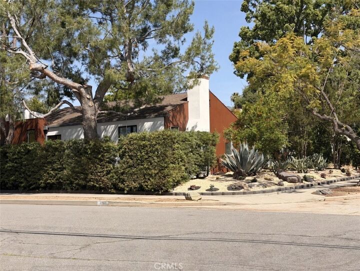 Property Photo:  2489 Garfias Drive  CA 91104 