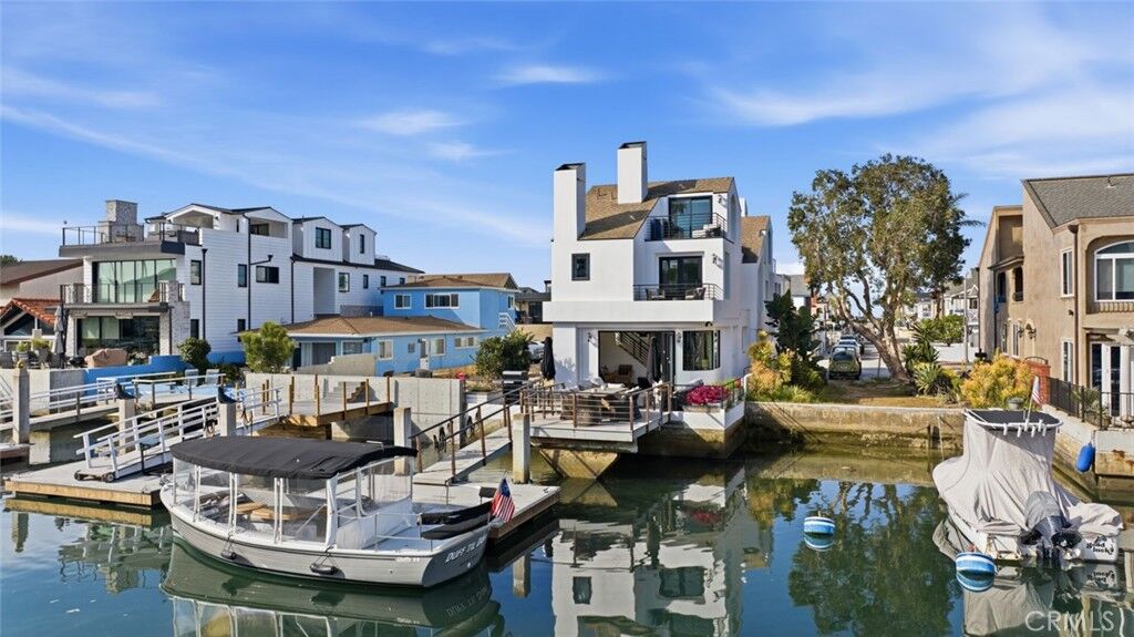 Property Photo: 3912 River Ave CA 92663