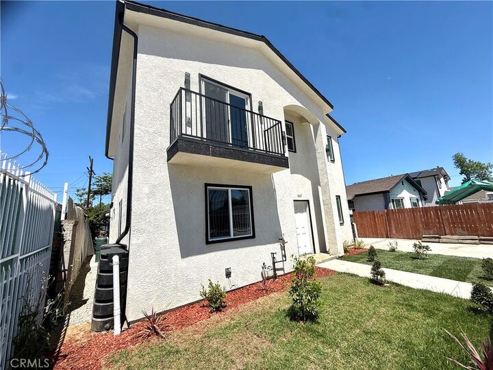 Property Photo:  1671 E Imperial  CA 90059 