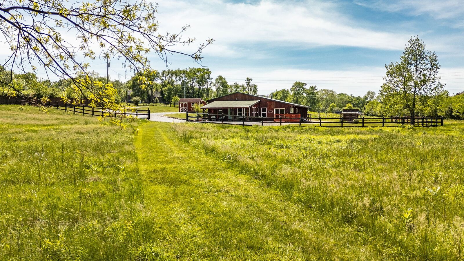 Property Photo:  208 Harris Ln  TN 37066 