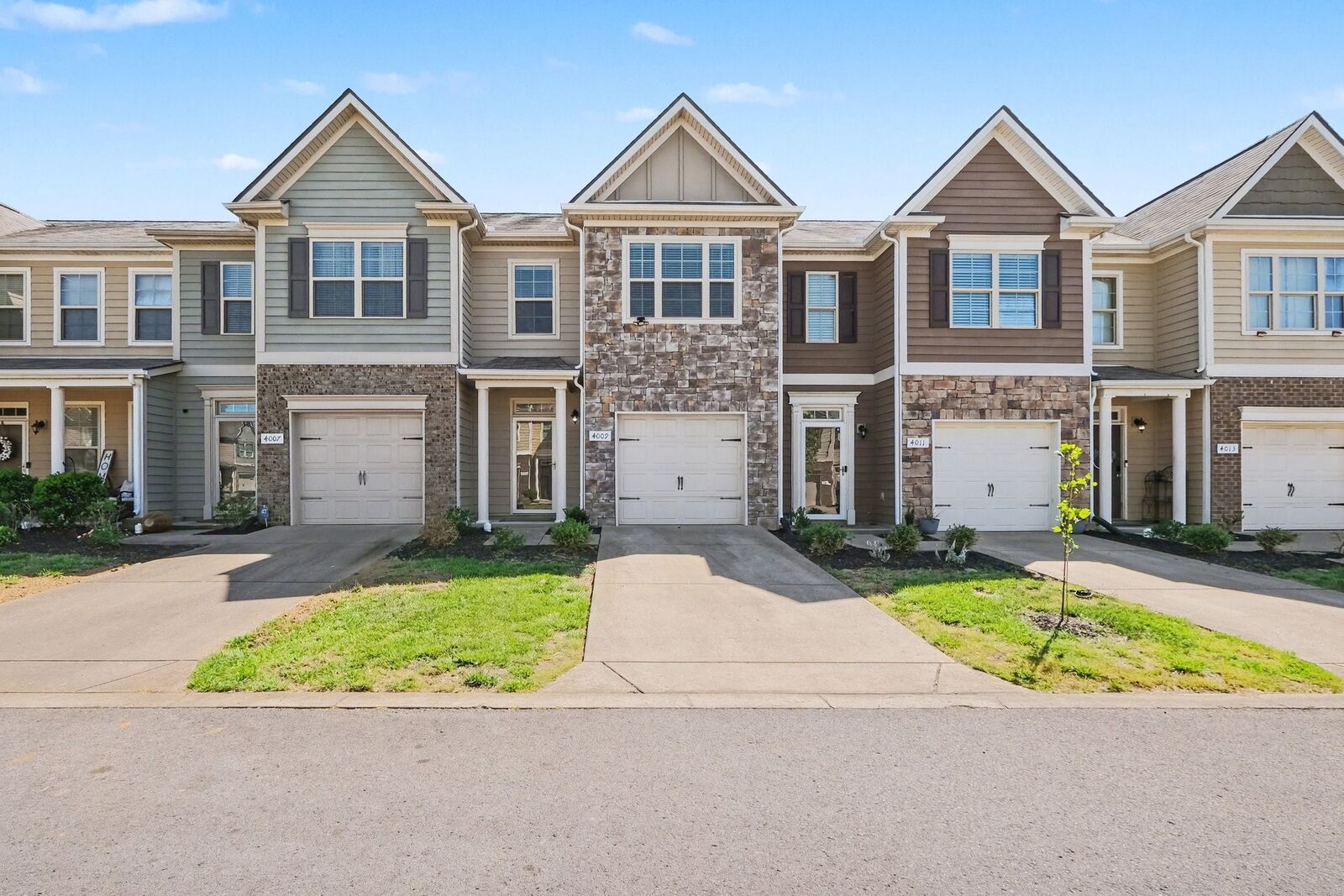 Property Photo:  4009 Cannonsgate Ln  TN 37128 
