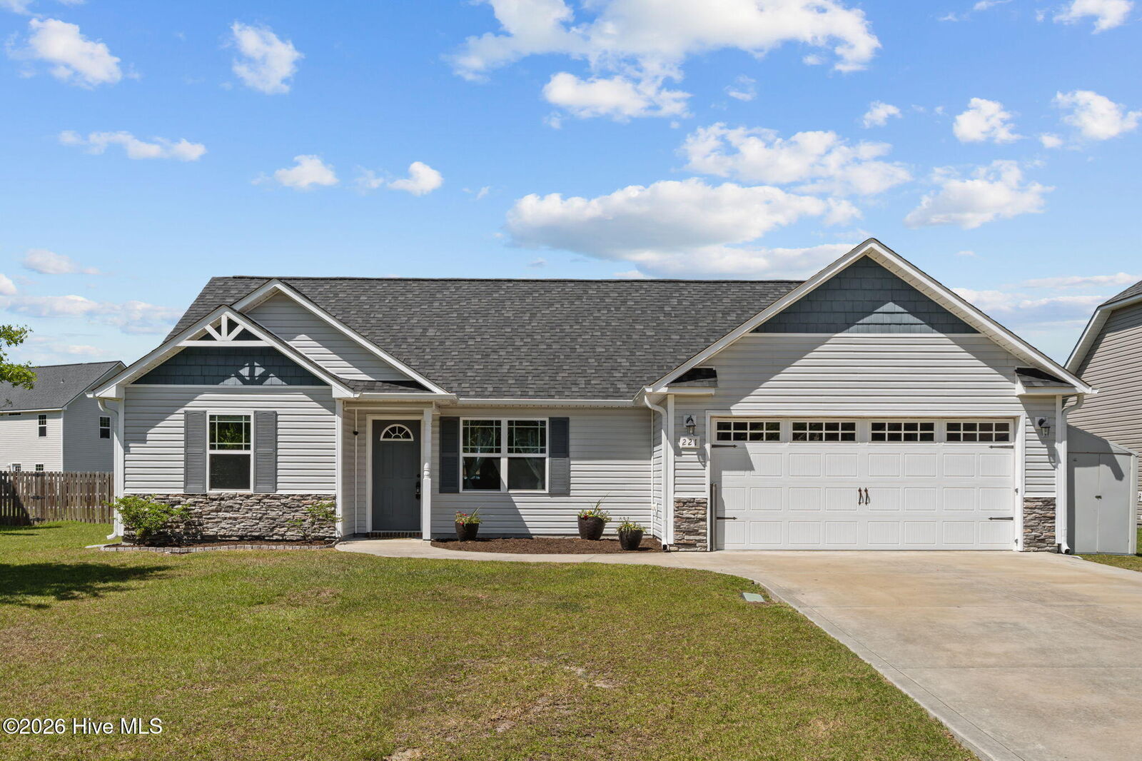 Property Photo:  221 Breakwater Drive  NC 28460 