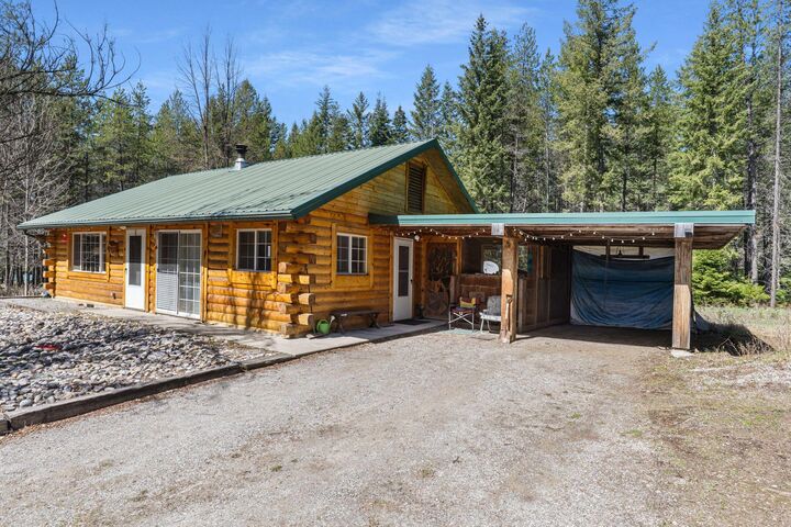 Property Photo:  3086 Burnt Valley Rd  WA 99109 