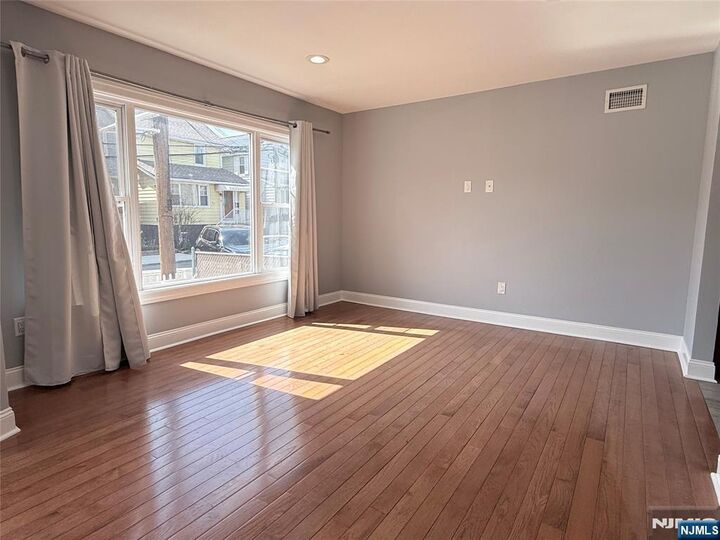 Property Photo:  396 Washington Avenue 1  NJ 07601 