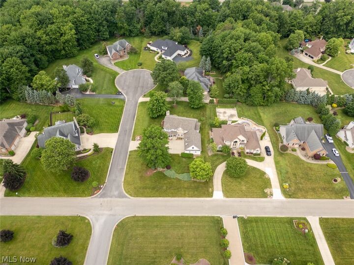 Property Photo:  1015 Cambridge Court NE  OH 44484 