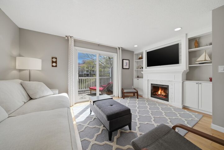Property Photo:  424 Fox Hollow Way  NH 03104 