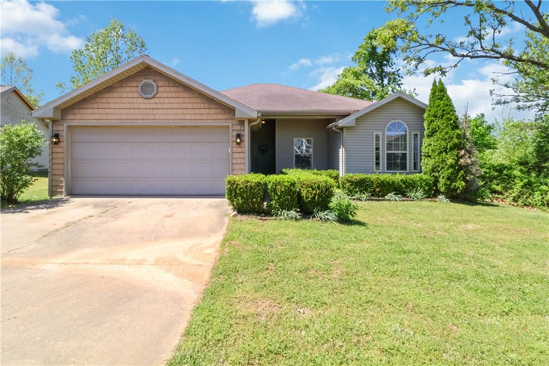 Property Photo:  10449 Kays Lane  AR 72756 