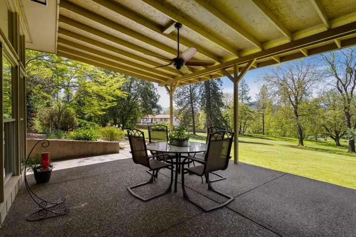 Property Photo:  254 El Camino Way  OR 97526 