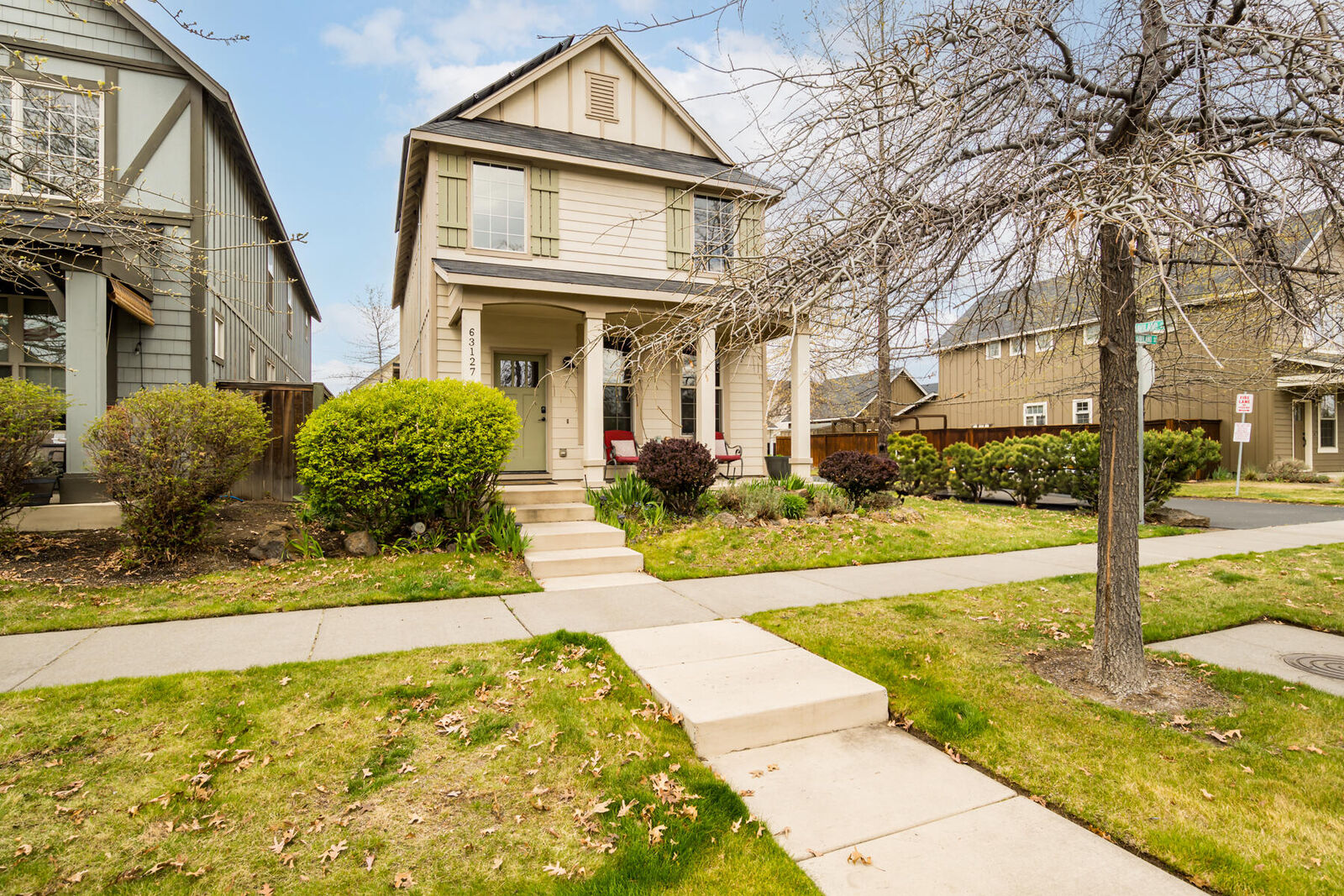 Property Photo:  63127 NE De Haviland Street  OR 97701 